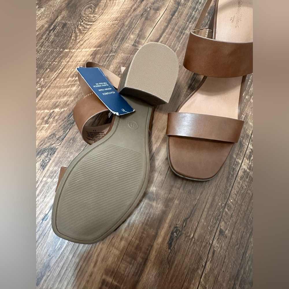Universal Thread Brown Block Heel Sandals - Picture 2 of 5